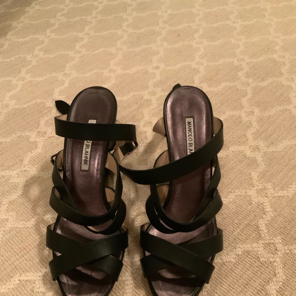 Sexy Manolo Blahnik black wedge heel shoes!! - Picture 2 of 3